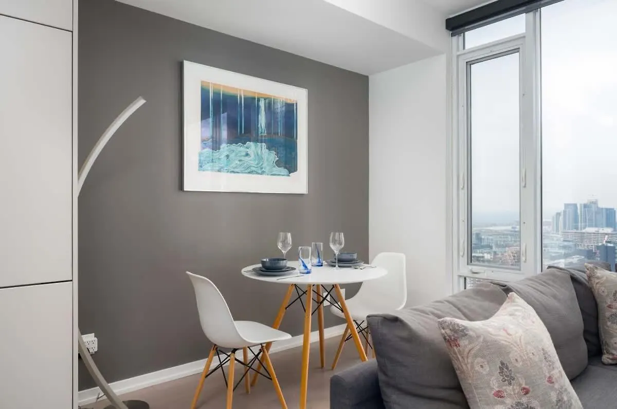 Sunset Views In Chic Condo By Cn Tower Canada